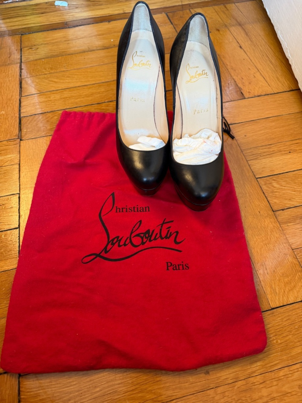 Christian Louboutin Bianca Black Leather Pumps with Red Dust Bag